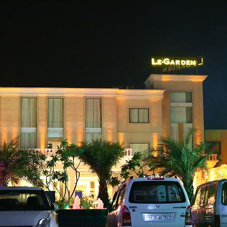 Le Garden Resort Jammu Exterior photo